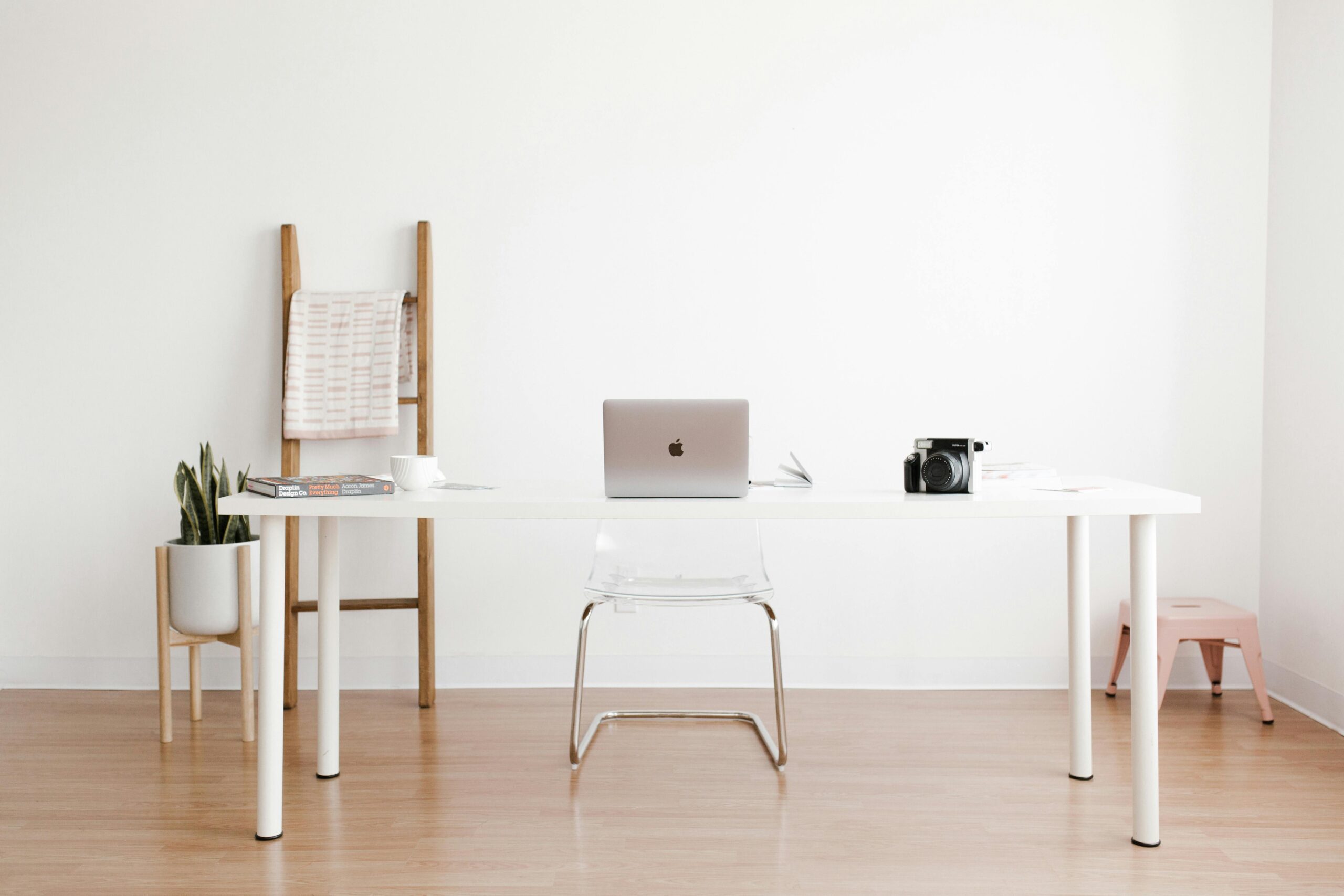 How to Keep Your Bedroom Clean and Organized Every Day